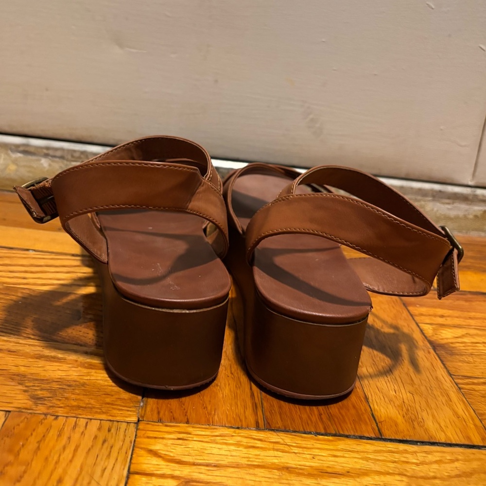 Women's Universal Thread Cognac Brown Platform Sandal - Picture 4 of 7